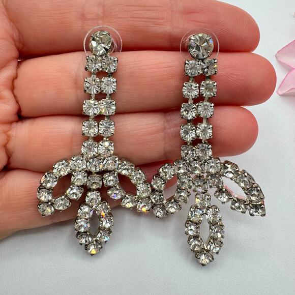 Vintage Huge Rhinestone Drop Earrings Petals Old Hollywood Regency Glam Occasion - Picture 1 of 12
